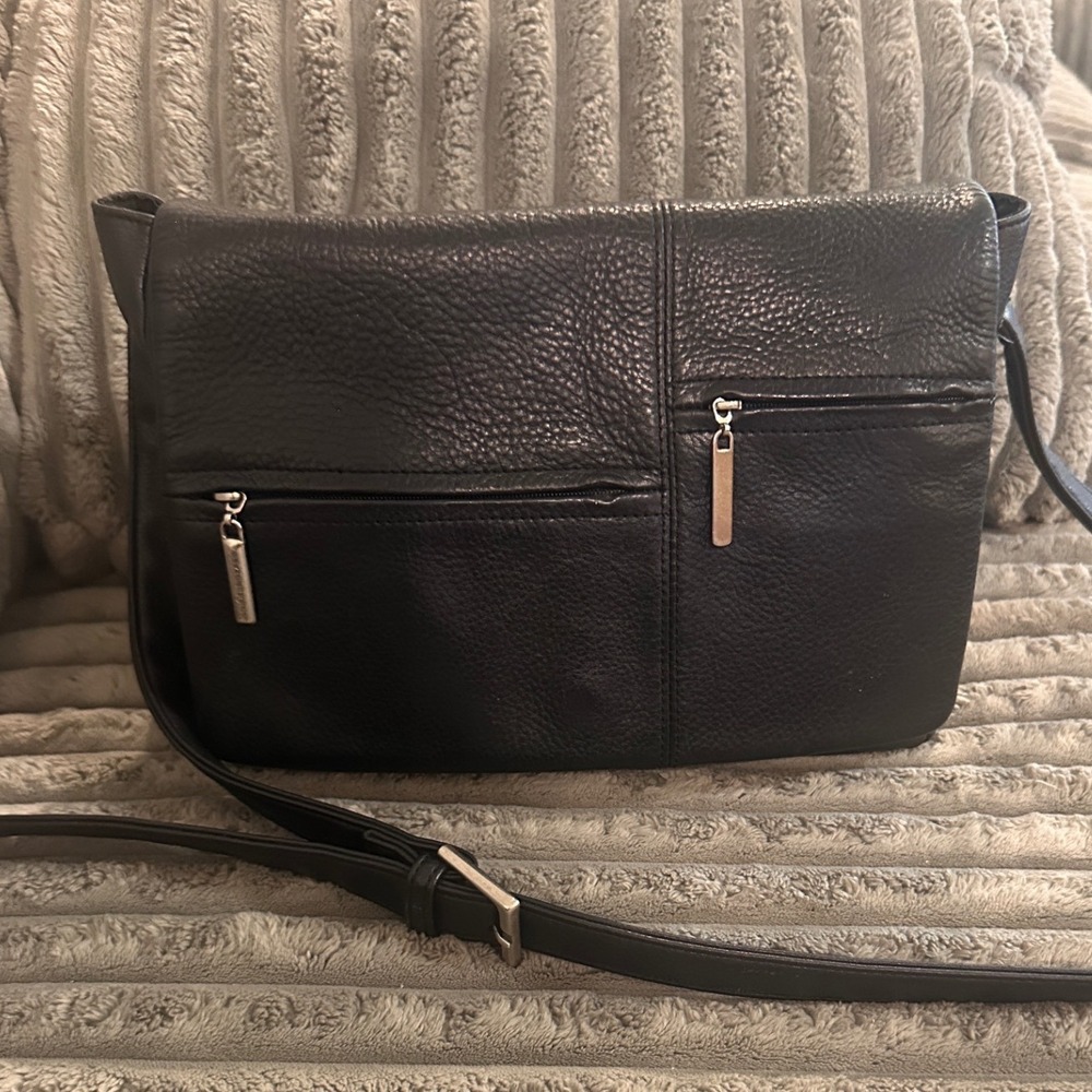 Liz Claiborne Black Genuine Leather Crossbody Bag Multi Pocket Messenger Purse